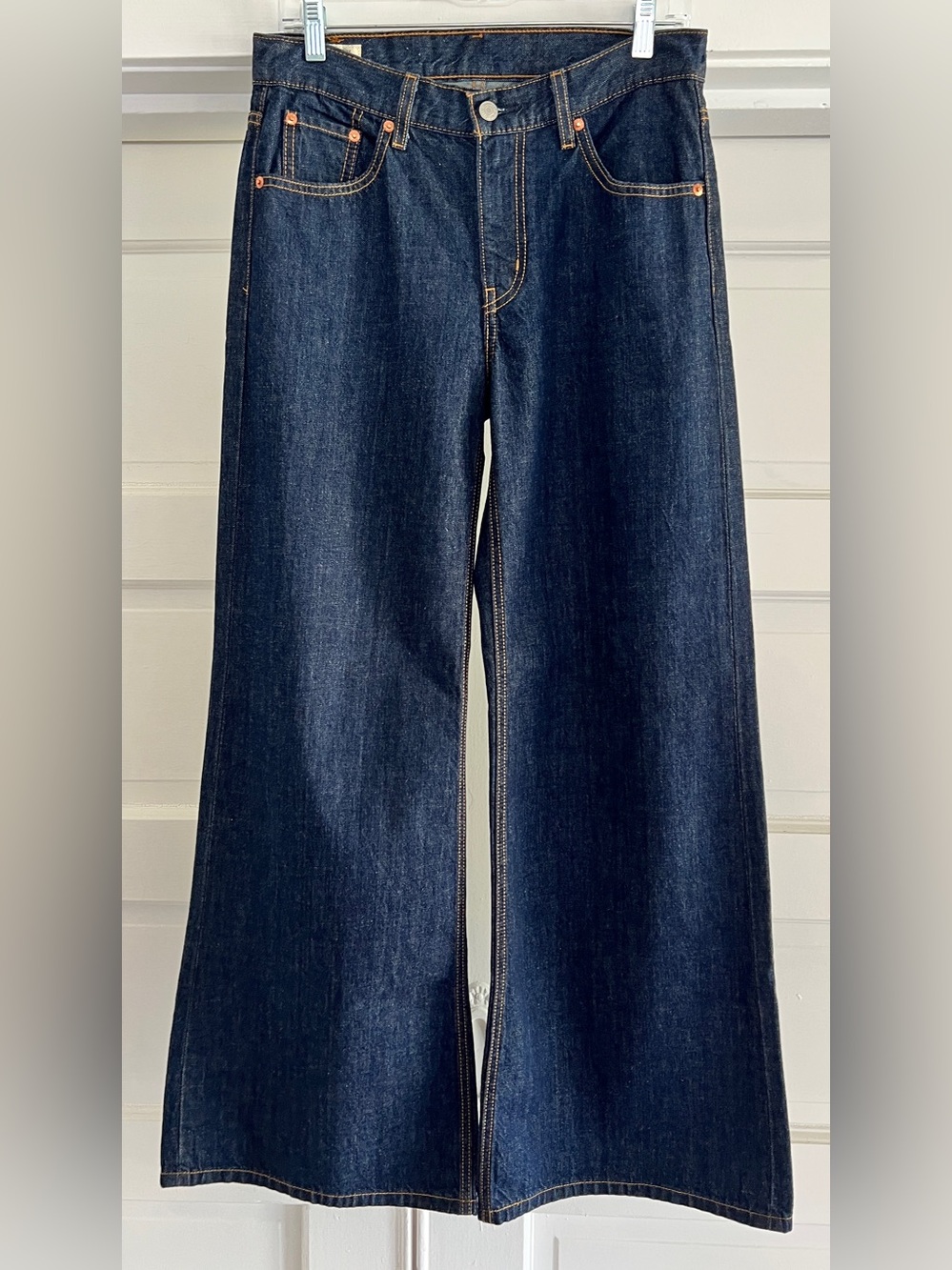 LEVI’S WIDE LEG JEANS